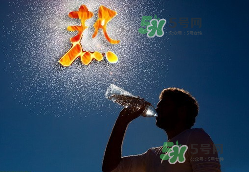 七月份熱還是八月份熱？2017年7月份熱還是8月份熱？