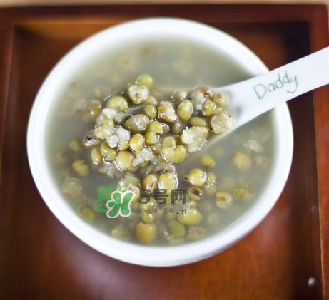寶寶能喝綠豆水嗎？寶寶能喝綠豆湯嗎？