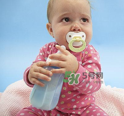 寶寶能喝蜂蜜水嗎？蜂蜜水寶寶能長(zhǎng)期喝嗎？