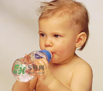 寶寶能喝蜂蜜水嗎？蜂蜜水寶寶能長(zhǎng)期喝嗎？