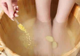 生姜泡腳可以去濕氣嗎？生姜泡腳可以去腳氣嗎