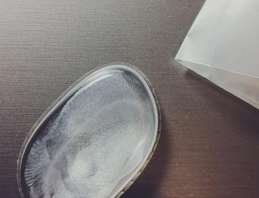 硅膠粉撲和氣墊粉撲哪個(gè)好用？硅膠粉撲和氣墊粉撲對(duì)比