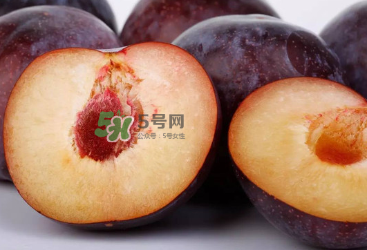 黑布林和火龍果能一起吃嗎？黑布林可以和火龍果一起吃嗎？