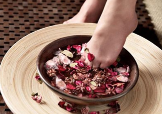 花椒水泡腳能治白發(fā)嗎？花椒水泡腳的禁忌