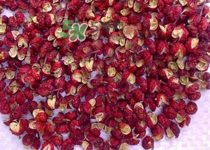 花椒水泡腳能降血壓?jiǎn)?？泡腳是干花椒好還是鮮花椒好