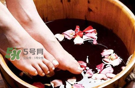 花椒水泡腳一次用多少花椒？花椒水泡腳多長時間最佳