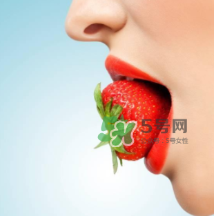 你的嘴唇為什么起泡 嘴唇上的水泡治不好嗎？