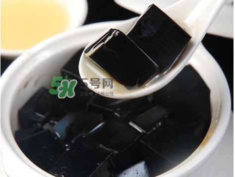 龜苓膏哪個(gè)牌子正宗？傳統(tǒng)的龜苓膏如何熬制