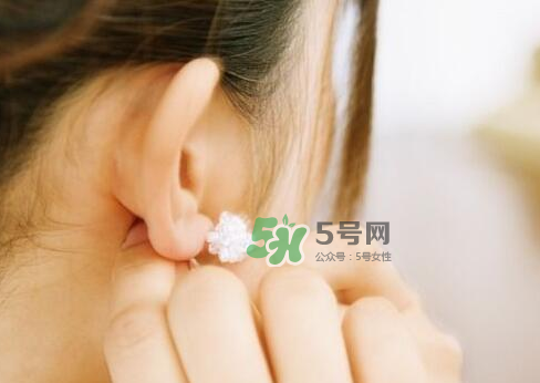 8月份可以打耳洞嗎？八月份可以打耳洞嗎？