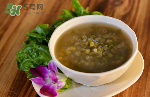 雞蛋和綠豆湯能一起吃嗎？綠豆湯可以和雞蛋一起吃嗎？