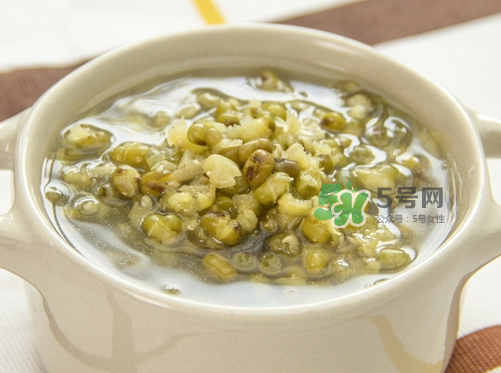 喝完啤酒可以喝綠豆湯嗎？啤酒和綠豆湯能一起喝嗎？