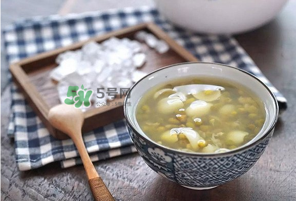 綠豆湯和西瓜可以同時(shí)吃嗎？綠豆湯可以和西瓜一起吃嗎？