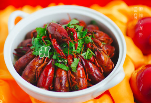 麻辣小龍蝦和西瓜能一起吃嗎？麻辣小龍蝦和西瓜一起吃會(huì)中毒嗎？
