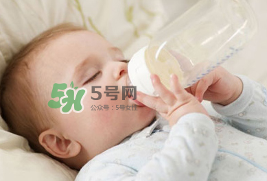 6個月寶寶不能喝水嗎？寶寶多大可以喝水呢？