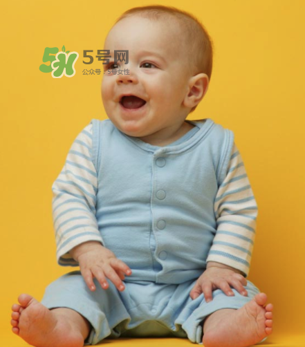 6個月寶寶不能喝水嗎？寶寶多大可以喝水呢？