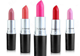 MAC Huggable 唇膏red necessity色號試色