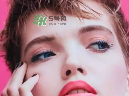 迪奧雙色夾心唇膏多少錢？dior迪奧夾心唇膏上市時間