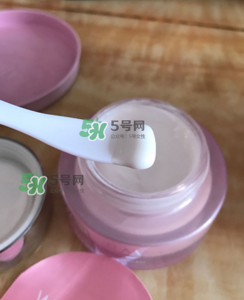 溫碧泉素顏霜好用嗎？溫碧泉素顏霜多少錢？