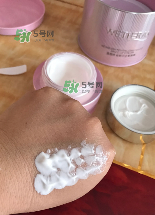 溫碧泉素顏霜好用嗎？溫碧泉素顏霜多少錢？