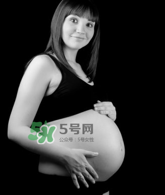 頭胎有妊娠線二胎沒(méi)有是因?yàn)閷殞毿詣e不一樣嗎？