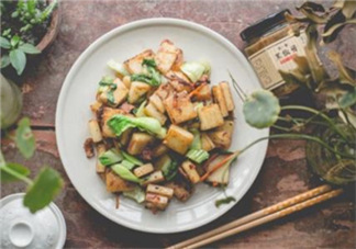 隔夜菜放冰箱能吃嗎？吃隔夜菜有哪些危害？