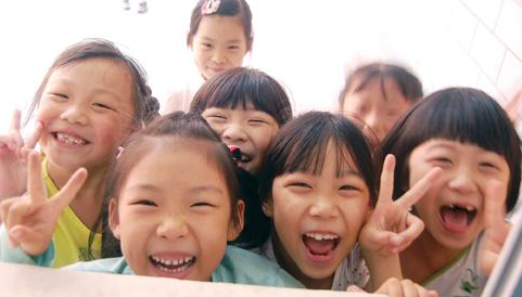孩子在幼兒園受欺負怎么辦？孩子在幼兒園不合群怎么辦？