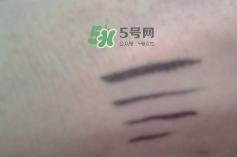 mac眼線液筆怎么用？mac魅可眼線液筆使用方法