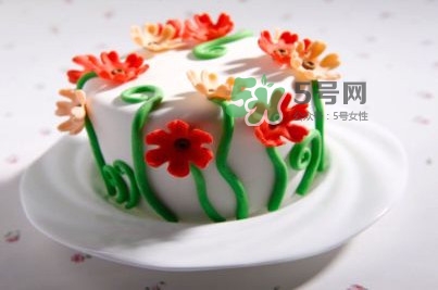 翻糖蛋糕師為什么那么火？翻糖蛋糕為何被稱為天價(jià)蛋糕