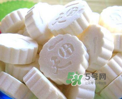牛初乳咀嚼片是鈣片嗎？牛初乳咀嚼片和鈣片的區(qū)別