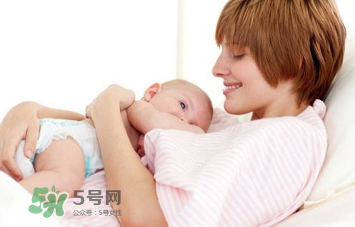 產(chǎn)后憂郁是這樣來的！這些話絕對(duì)別對(duì)新手媽媽說！