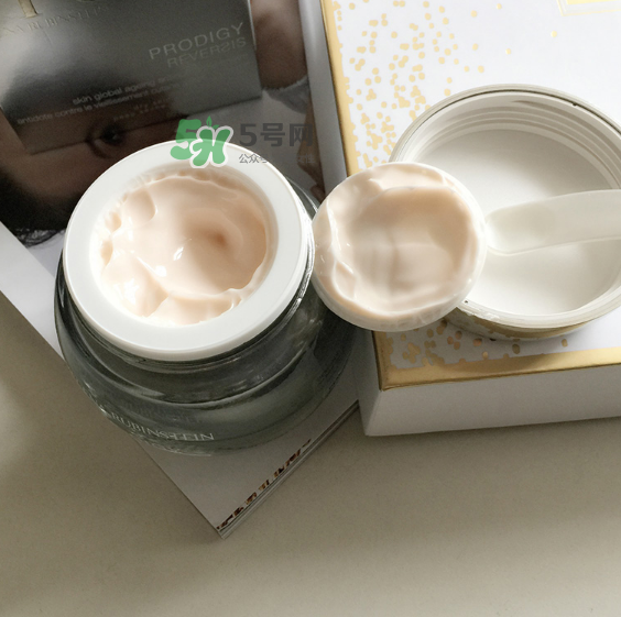 赫蓮娜至美溯顏菁華霜好用嗎？赫蓮娜至美溯顏菁華霜怎么樣？