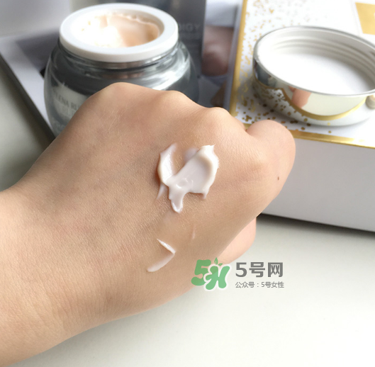 赫蓮娜至美溯顏菁華霜好用嗎？赫蓮娜至美溯顏菁華霜怎么樣？