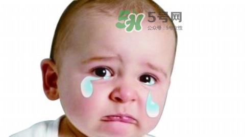 新手爸媽必看，七天教小嬰兒戒夜奶一覺到天亮