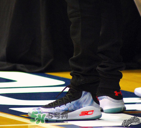 under armour curry 4庫里第四代戰(zhàn)靴中國配色怎么樣？