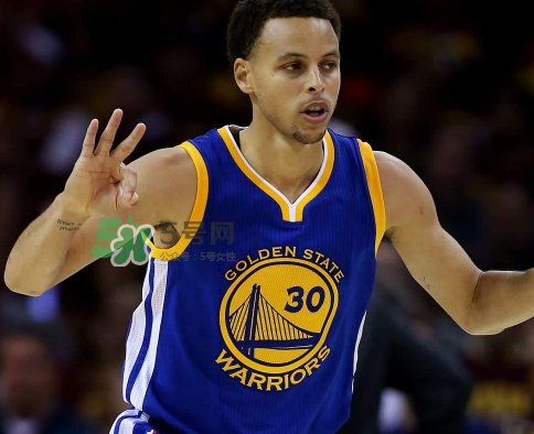 under armour curry 4庫里第四代戰(zhàn)靴中國配色怎么樣？