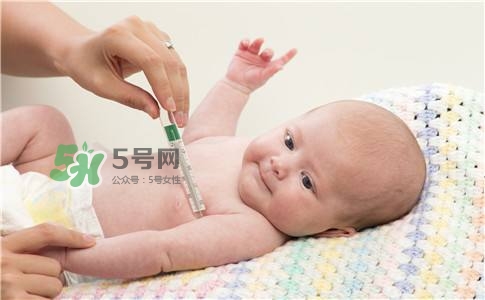 新手爸媽必看，七天教小嬰兒戒夜奶一覺到天亮