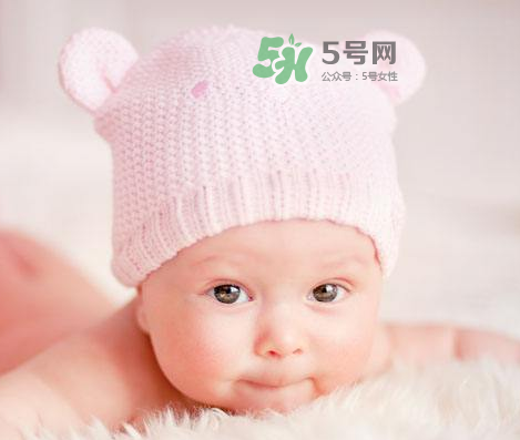 立秋后寶寶要穿什么衣服？立秋后寶寶要穿襪子嗎？