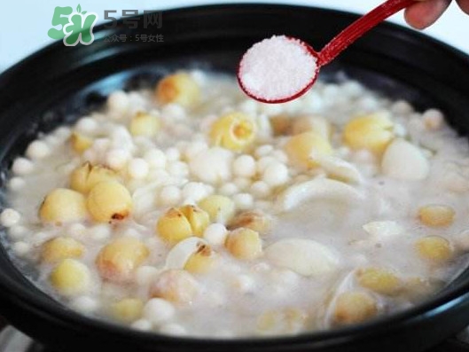 雞頭米煮多久能熟？雞頭米能和什么一起煮