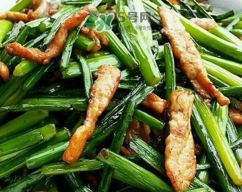 吃韭菜苔回奶嗎？韭菜苔和蒜苗是一回事嗎