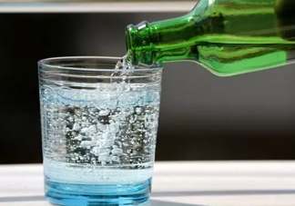 蘇打水是碳酸飲料嗎？蘇打水和碳酸飲料的區(qū)別