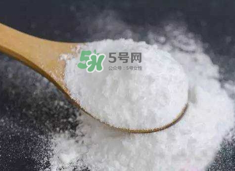小蘇打和蘇打水一樣嗎？蘇打水和小蘇打的區(qū)別