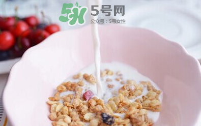 卡樂比梅果牛奶系列麥片好吃嗎？卡樂比梅果牛奶系列價格