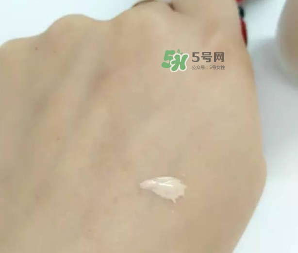玫珂菲水粉霜怎么樣？玫珂菲全新雙用水粉霜好用嗎？