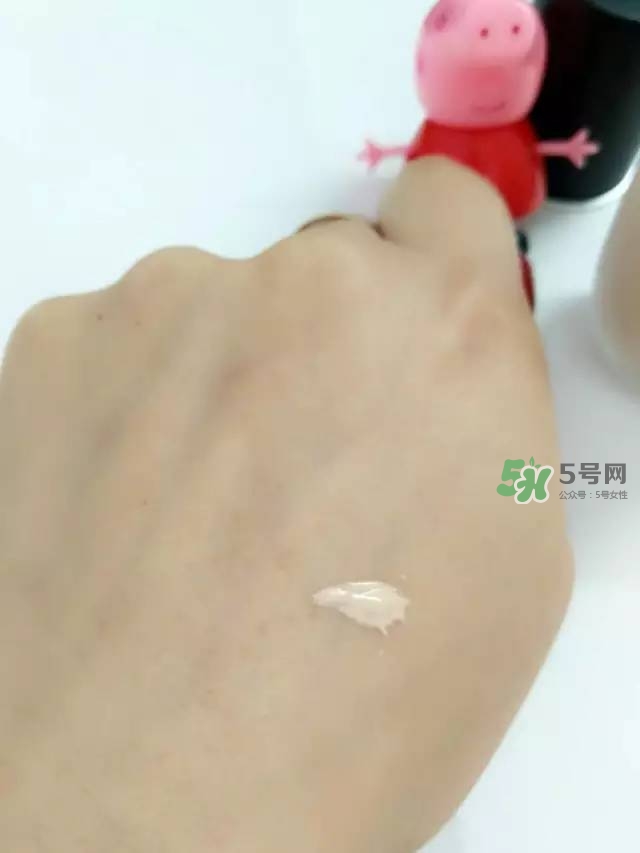 玫珂菲水粉霜怎么樣？玫珂菲全新雙用水粉霜好用嗎？