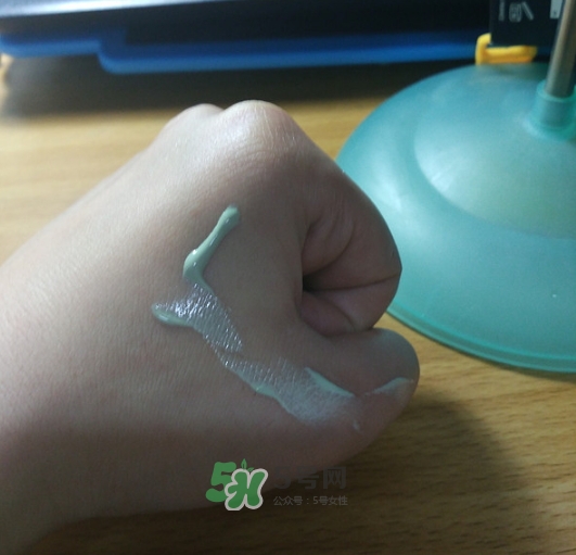 Make up forever浮生若夢隔離霜怎么樣？浮生若夢隔離好用嗎？