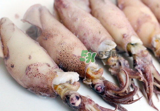 魷魚仔怎么清洗圖解？小魷魚怎么清洗？