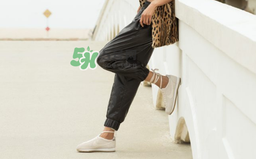 alc與nike cortez聯(lián)名在哪買？alc與耐克阿甘鞋聯(lián)名哪里有賣的？