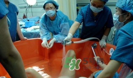 產(chǎn)后媽媽自述：水中分娩是一種什么體驗？