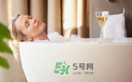 洗澡到底先洗身還是先洗頭？洗澡的正確順序是怎樣的