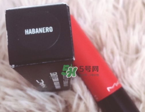 mac魅可立體凝彩唇膏怎么用？魅可立體凝彩唇膏真假辨別